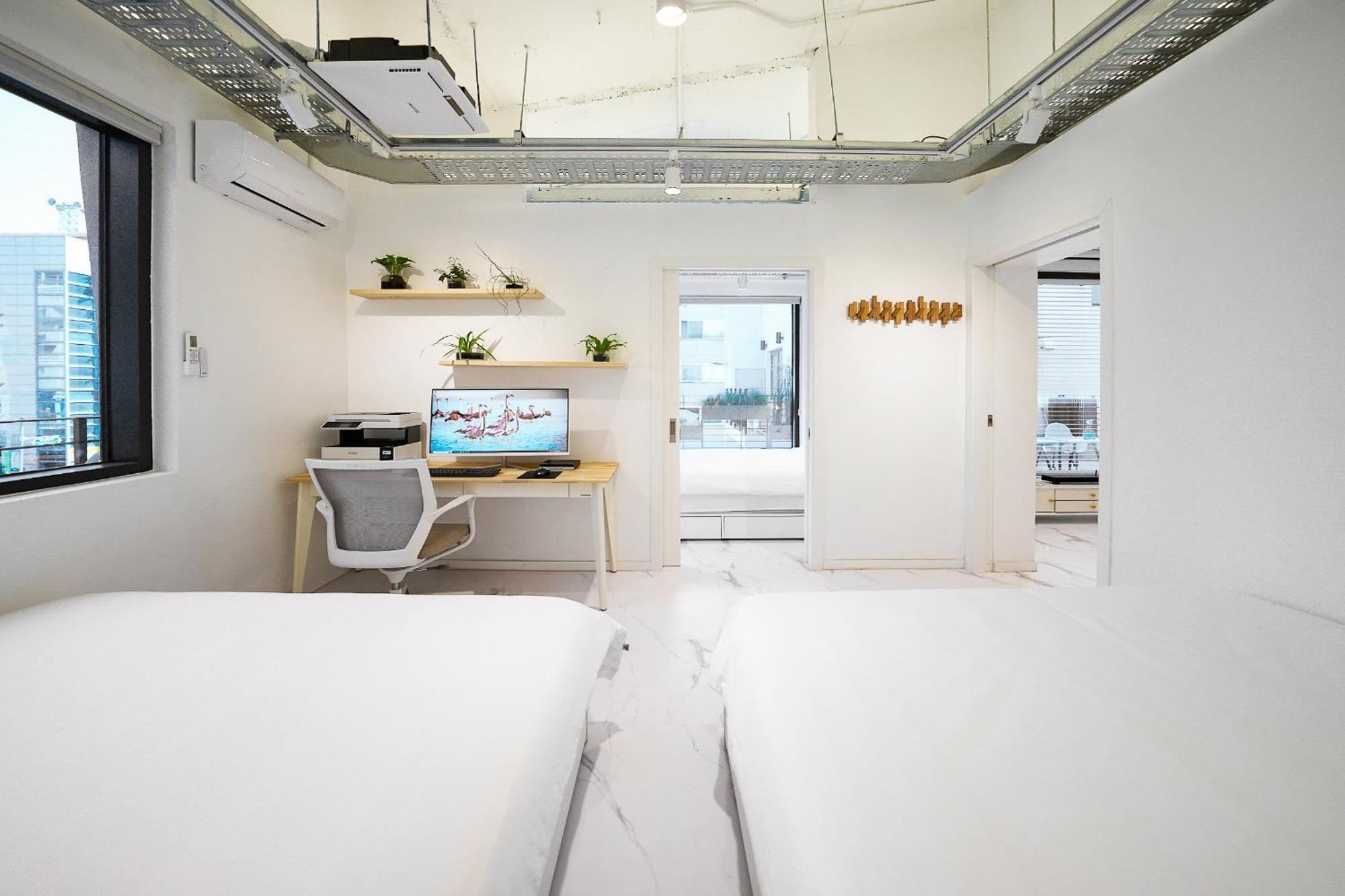 F9 Tailored Service Near Hongik Univ Station *